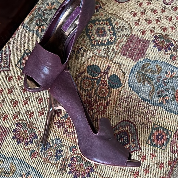 BCBG Max Azria Beautiful Maroon Peep-toe Heels - Picture 4 of 7